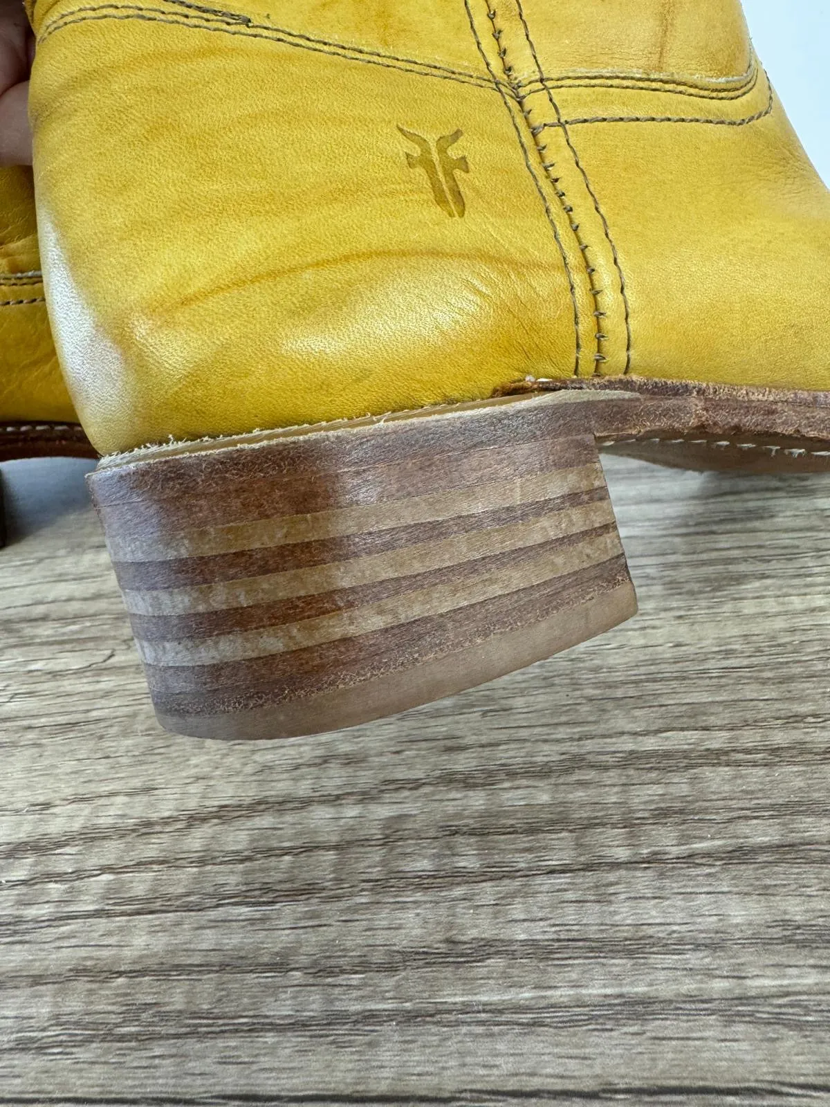 FRYE 12R CAMPUS BANANA RIDING BOOTS