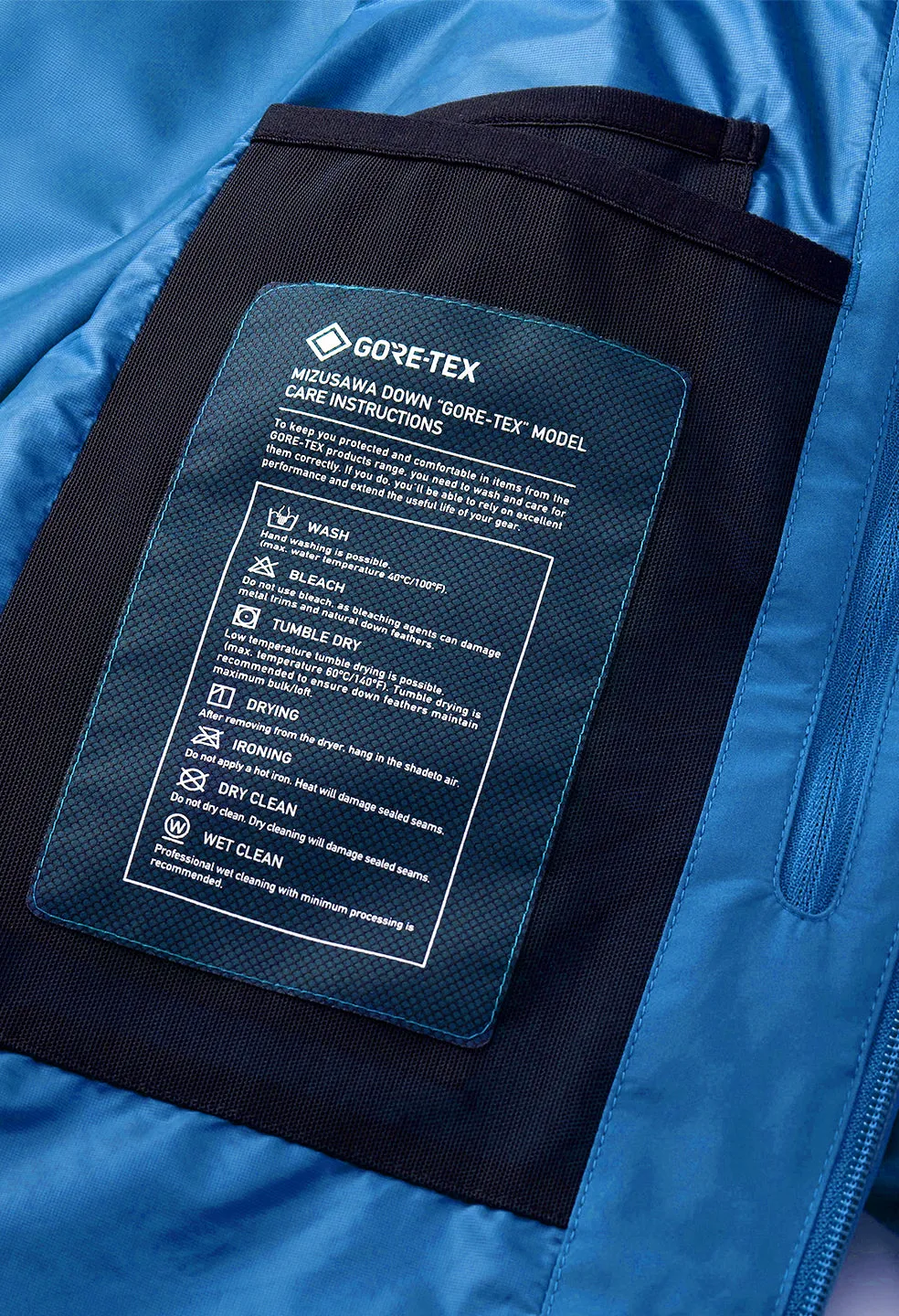 JOHN ELLIOTT X DESCENTE ALLTERRAIN MIZUSAWA DOWN JACKET / Blue
